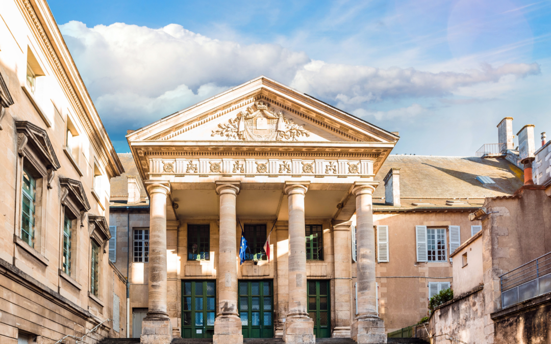 Poitiers : La Ville des Mille Secrets que Même ses Habitants Ignorent